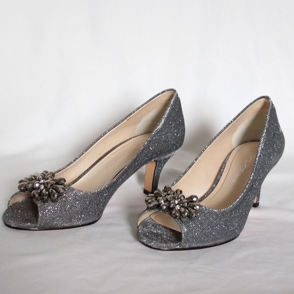 NWOT/Box Caparros Melissa Mercury Glimmer Crystal Embellished Heels Sz 7 Silver - Picture 3 of 8